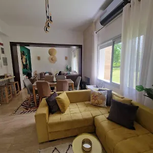 https://villa-joudia-royal-golf.hotelfesmorocco.com